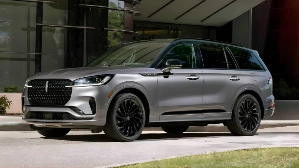 2026 Lincoln Continental Officially Revealed With Bold New Luxury Design